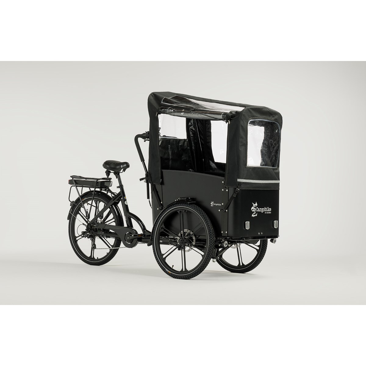 Raised canopy (+20 cm) + frame fitted on a cargo bike
